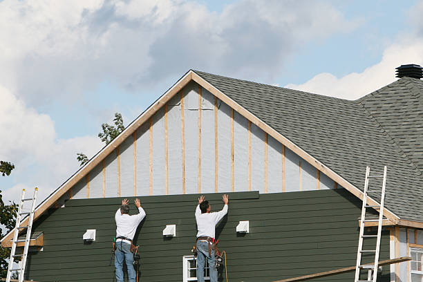 Professional Emergency Siding Repair technician working in Baltimore, MD